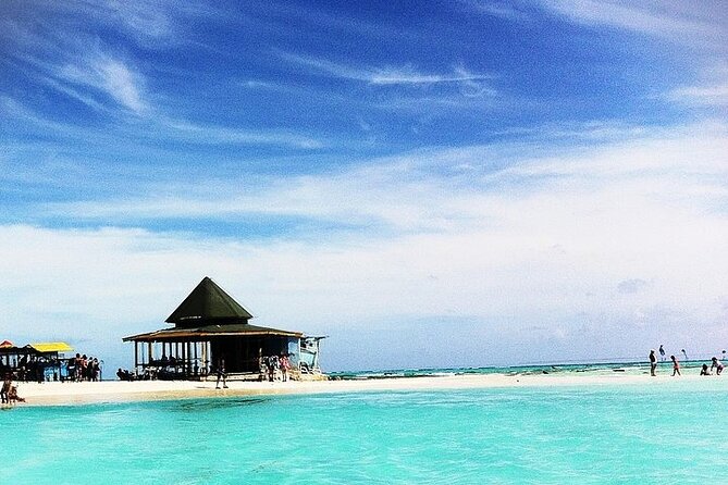 Boat Tour to Johnny Cay & Aquarium in San Andres Island - Visiting Johnny Cay