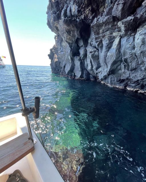 BOAT TOUR WITH APERITIF ON BOARD IN THE CYCLOPS ISLANDS - Key Points