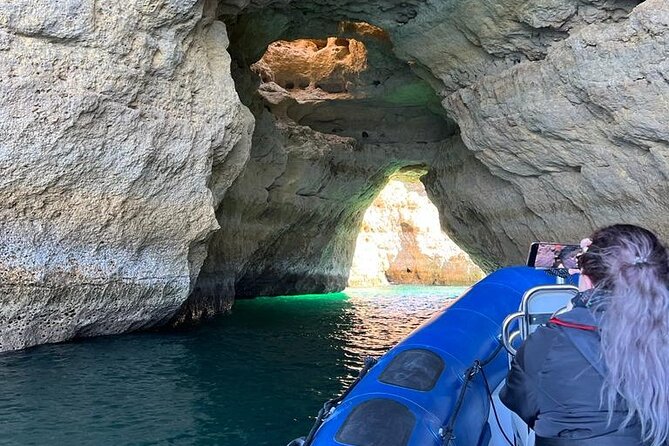 Boat Trip Along the Golden Coast and Benagil Caves - Traveler Capacity