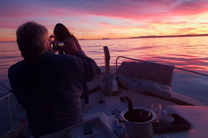 Boat Trip at Sunset + Bottle of Cava + Seafood Tapa - Review Highlights