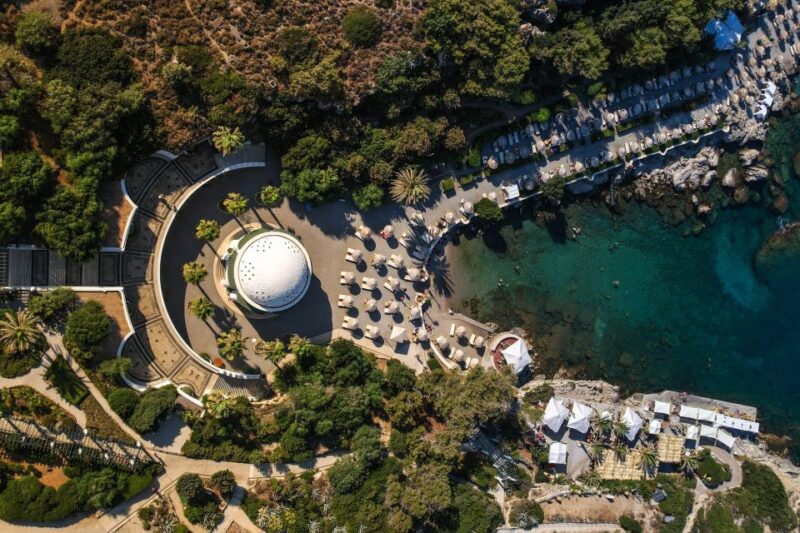 Boat Trip to Anthony Quinns Bay (Food & Drinks Included) - Itinerary
