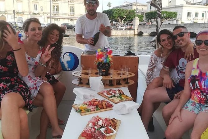 Boat Trip to the Island of Ortigia and Marine Caves - Meeting Points and Accessibility