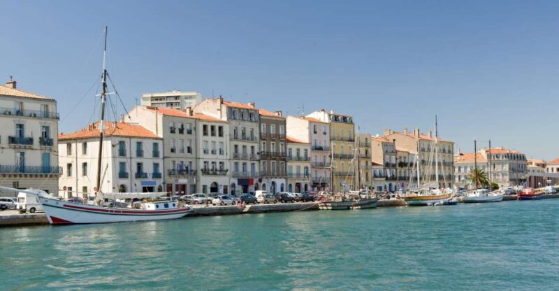 Boat Walk in Sete on the Singular Island 1 Hour - Duration and Participant Capacity