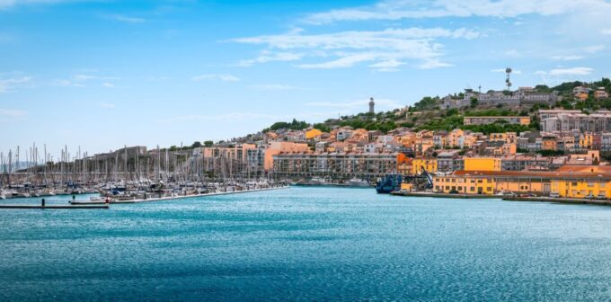 Boat Walk in Sete on the Singular Island 1 Hour - Admiring Sètes Colorful Houses