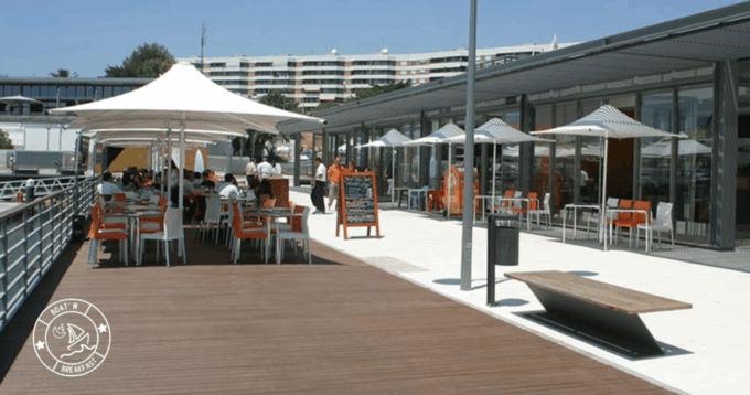 Boat'n Breakfast Private Sailing Tour - Overnight Sailing Experience