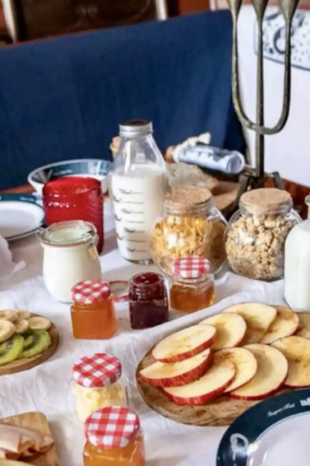 Boat'n Breakfast Private Sailing Tour - Frequently Asked Questions