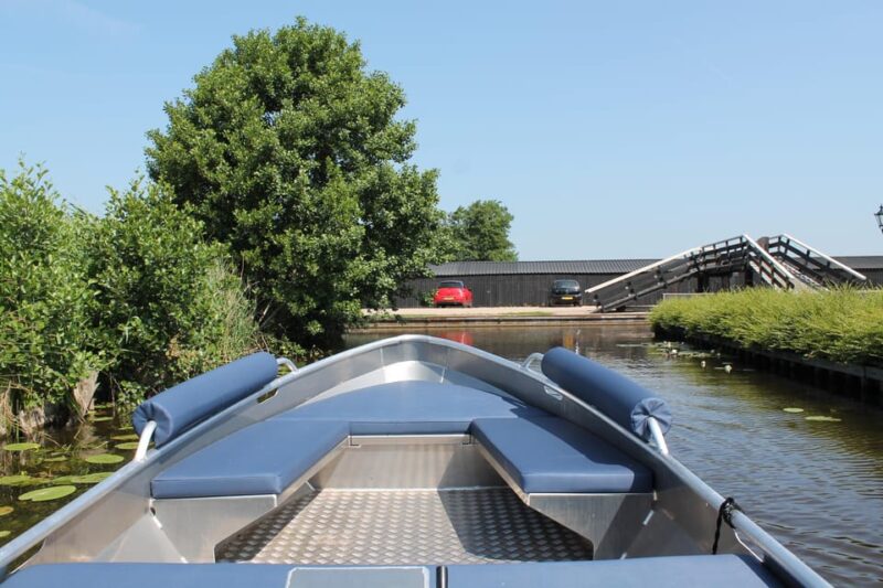 Boatrental 2 Hours 8 Person With Steeringwheel and Cushions - Boat Features