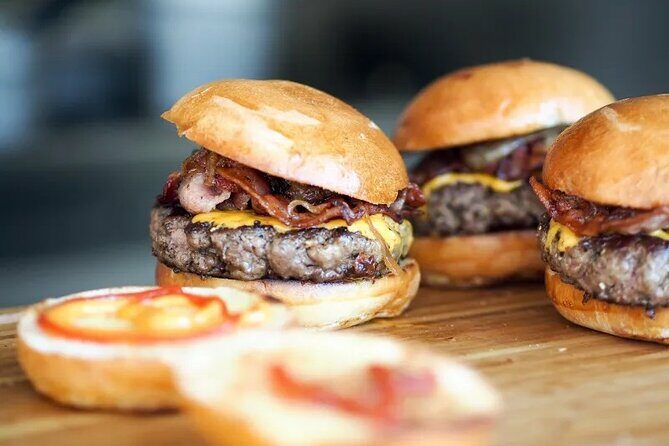 Boats and Burgers Cruise on Lake Minnetonka - Key Points