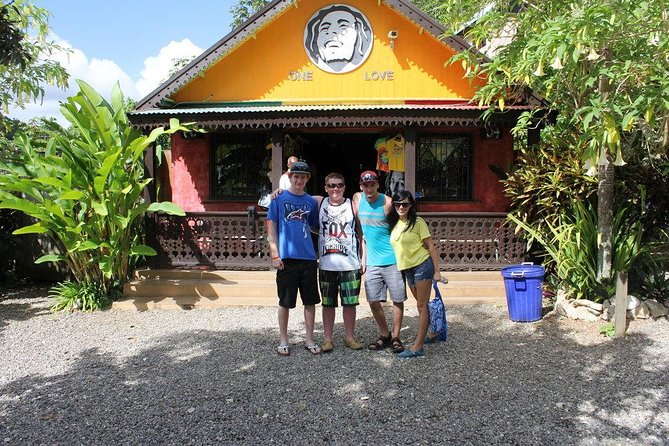 Bob Marley 9 Mile Tour - Visiting the Meditation Spot