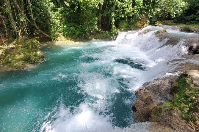 Bob Marley Nine Mile and Blue Hole From Montego Bay - Visiting Blue Hole
