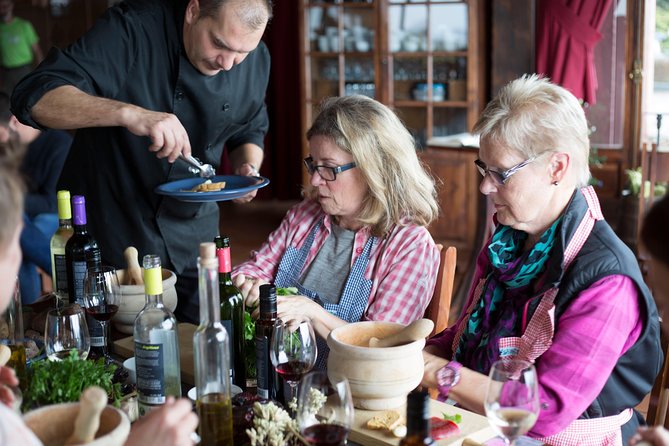Bodegas Monje Winery Ticket With Wine Tasting and Mojo Sauce Workshop - Mojo Sauce Cooking Workshop