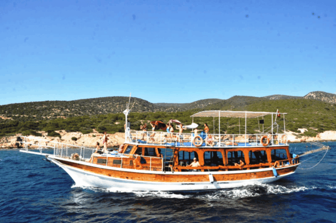 Bodrum: Beaches and Islands Boat Tour With Lunch - Tour Logistics and Booking