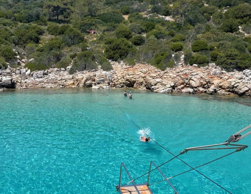 Bodrum: Orak Island Boat Trip With Lunch & Optional Transfer - Included Amenities