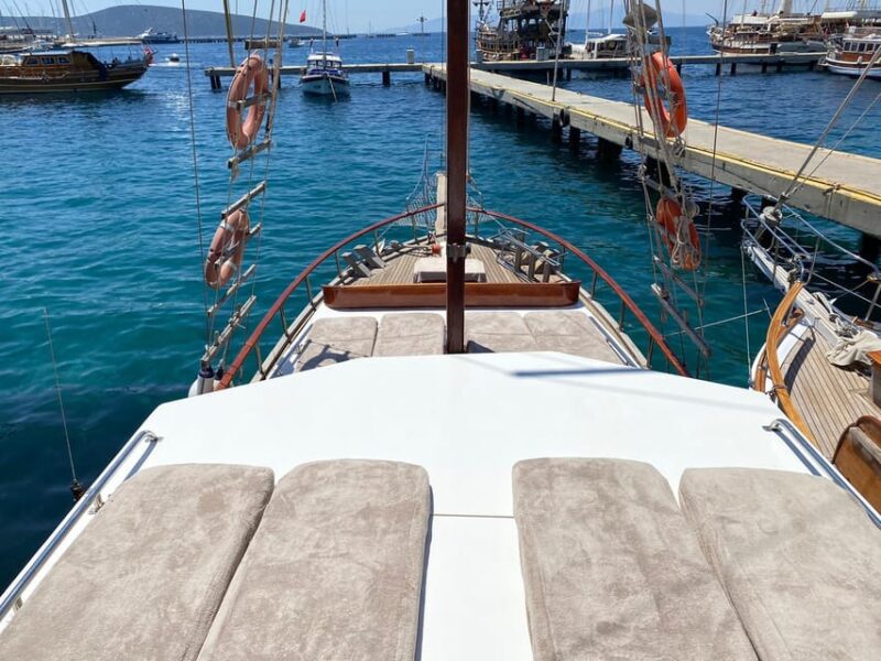 Bodrum: Peninsula Private Boat Tour With Lunch - Meeting Point and Schedule