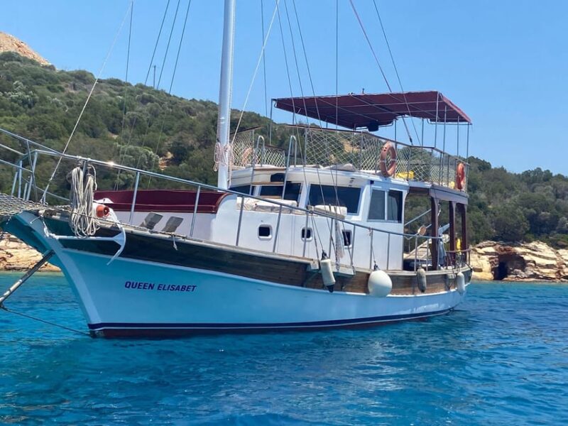Bodrum: Peninsula Private Boat Tour With Lunch - Swimwear and Personal Items