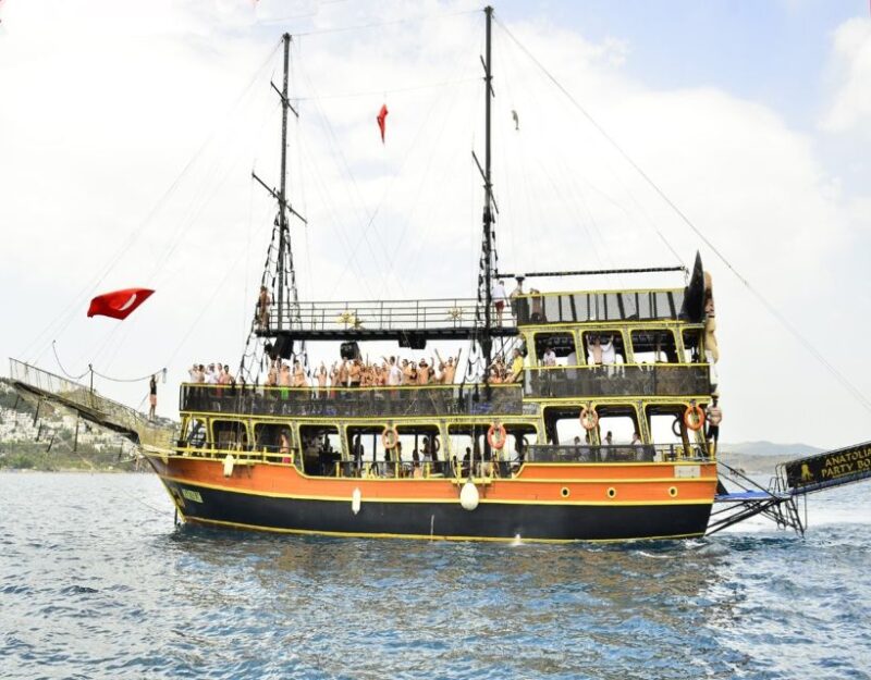 Bodrum: Pirate Boat Trip With BBQ Lunch and Optional Pickup - Experience Highlights