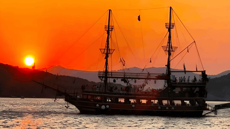 Bodrum: Pirate Boat Trip With Lunch - Sailing on a Pirate-Themed Boat