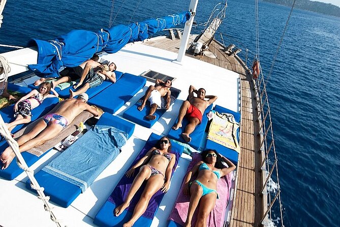 Bodrum Private Gulet Cruise With a Mediterranean Lunch - Inclusions and Amenities