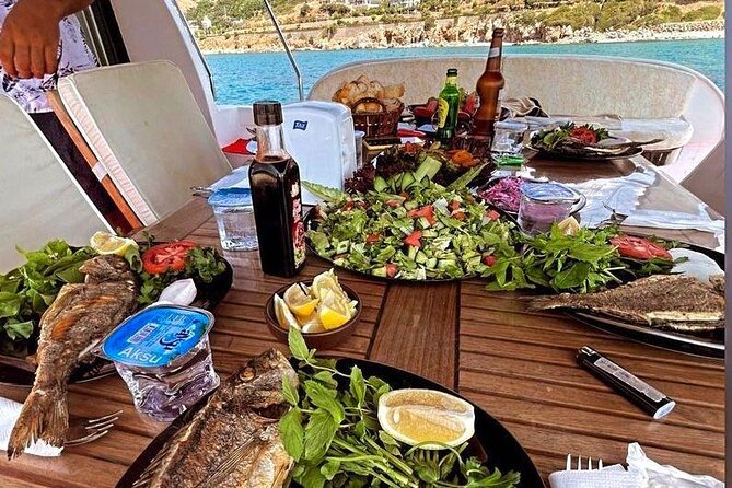 Bodrum Private Motor-Yacht Tour With Lunch For 6 Hours - Inclusions