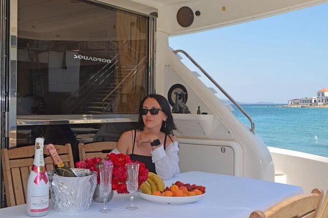Bodrum Private Motor-Yacht Tour With Lunch For 6 Hours - Dining Options