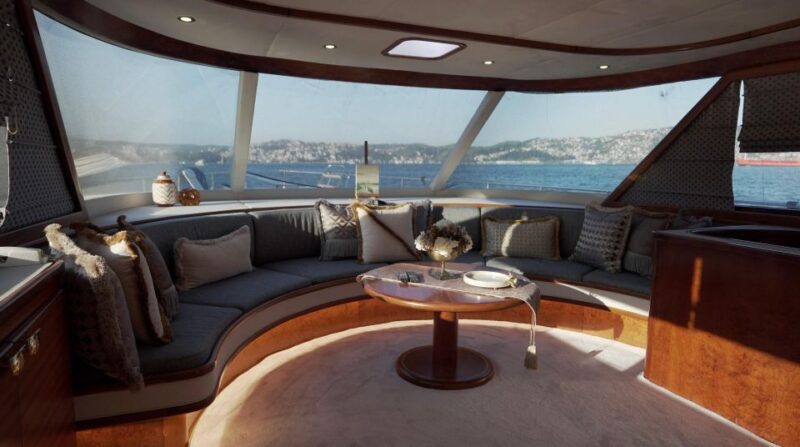 Bodrum: Private Yacht for Swimming Tour & Sunset - Amenities