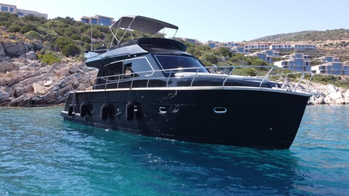 Bodrum Yacht Tour: Private Motoryacht Tour Bodrum - Yacht - Crew and Safety