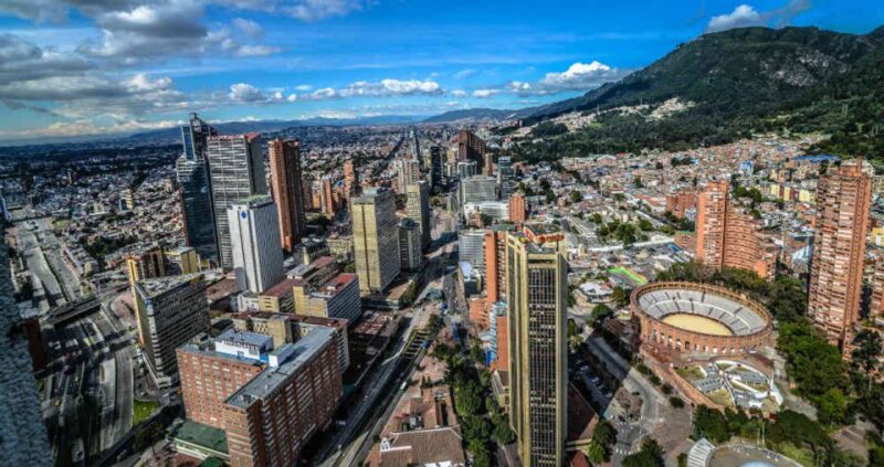 Bogota: 1-Way Private Transfer From/To El Dorado Airport - Vehicle Options