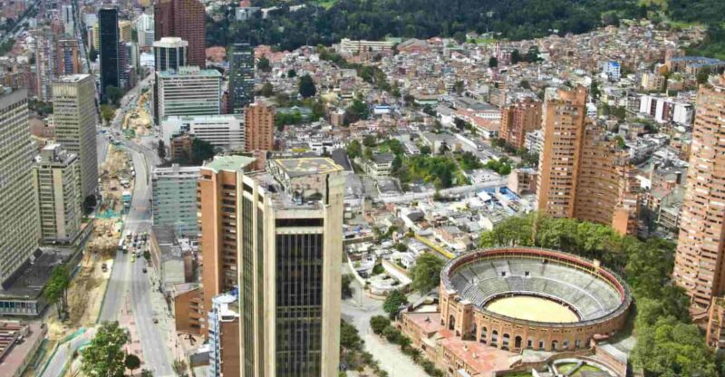 Bogota 6 Hours Private Transport With Driver - Service Features