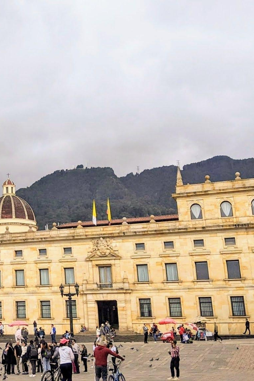 Bogotá: City Centre & Old Town La Candelaria Selfguided Walk - Tour Highlights
