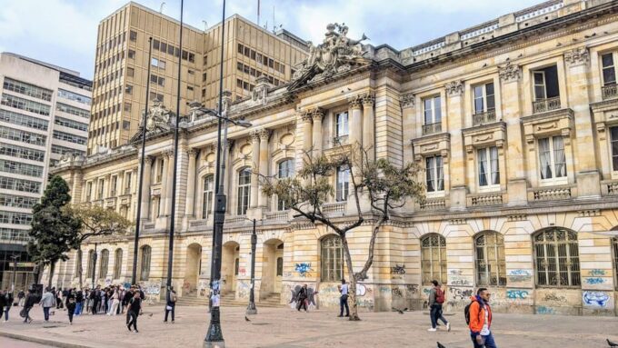 Bogotá: City Centre & Old Town La Candelaria Selfguided Walk - Cancellation and Refund Policy