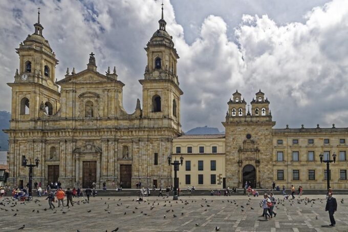 Bogotá: City Tour Monserrate, Emerald and Gold Museum & More - Plaza De Bolívar Historical Heart