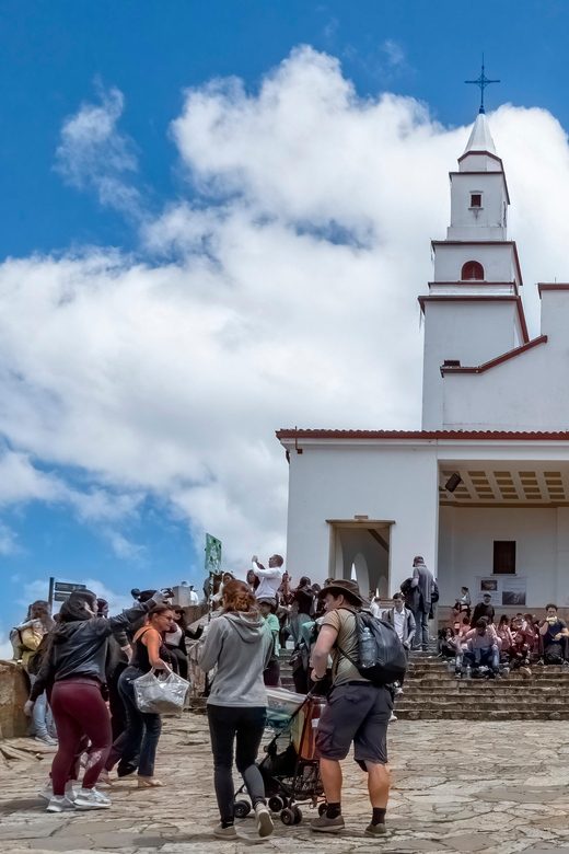 Bogotá: City Tour, Monserrate, Gold Museum & Bolivar Square - Transportation and Accessibility