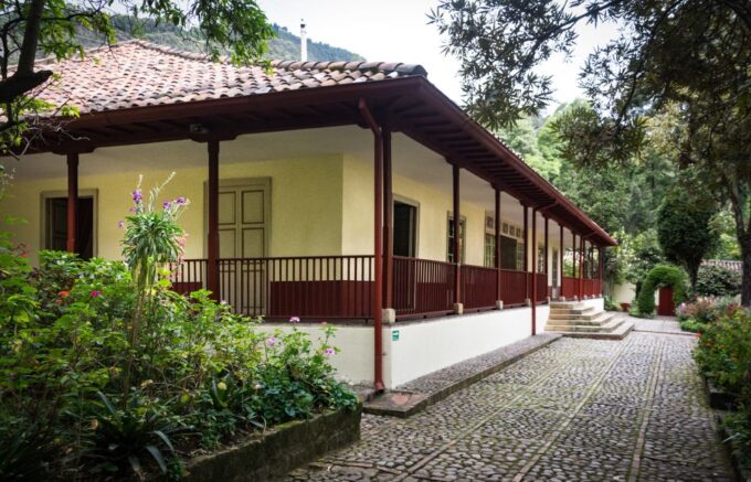 Bogotá: City Tour With Monserrate Hill - Visiting the Gold Museum