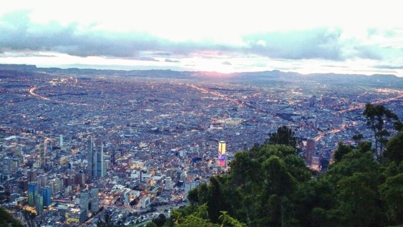 Bogota: Downtown City and Monserrate Hill Private Tour - Discovering Bolívar Square