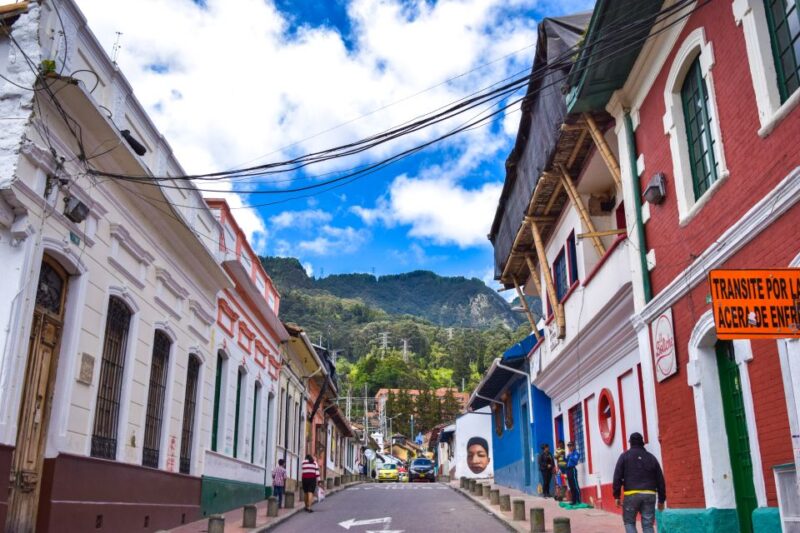 Bogota: Downtown City and Monserrate Hill Private Tour - Discovering Bolívar Square