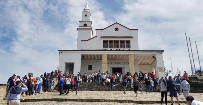 Bogota: Express Tour to Monserrate - Unique Experience - Taste Traditional Drinks