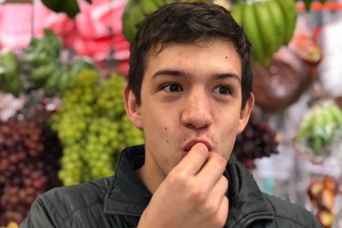 Bogota Farmers Market Private Tour: +15 Fruit & Treats Tasting • 3h - Meeting and Pickup