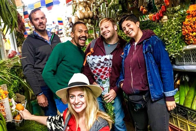 Bogota Farmers Market Private Tour: +15 Fruit & Treats Tasting • 3h - Flower Market Exploration