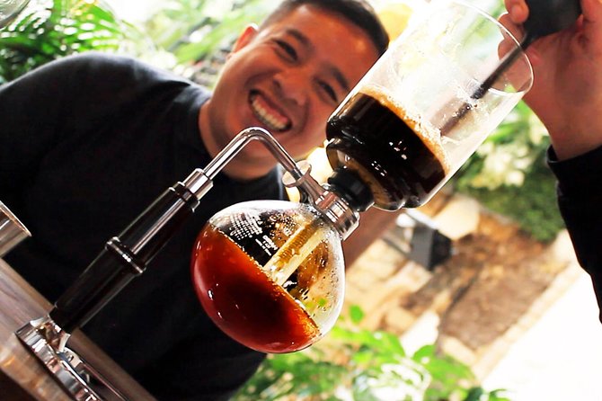 Bogota Kickstart Tour • Candelaria + Cacao & Coffee Workshop • 4h - Exploring Historic Landmarks