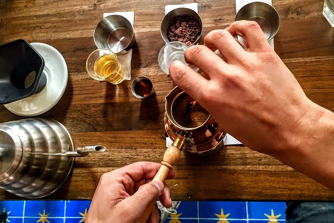 Bogota Kickstart Tour • Candelaria + Cacao & Coffee Workshop • 4h - Guided Storytelling and Customization
