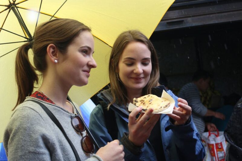 Bogotá: La Candelaria Food Tour With Tastings - Tour Highlights