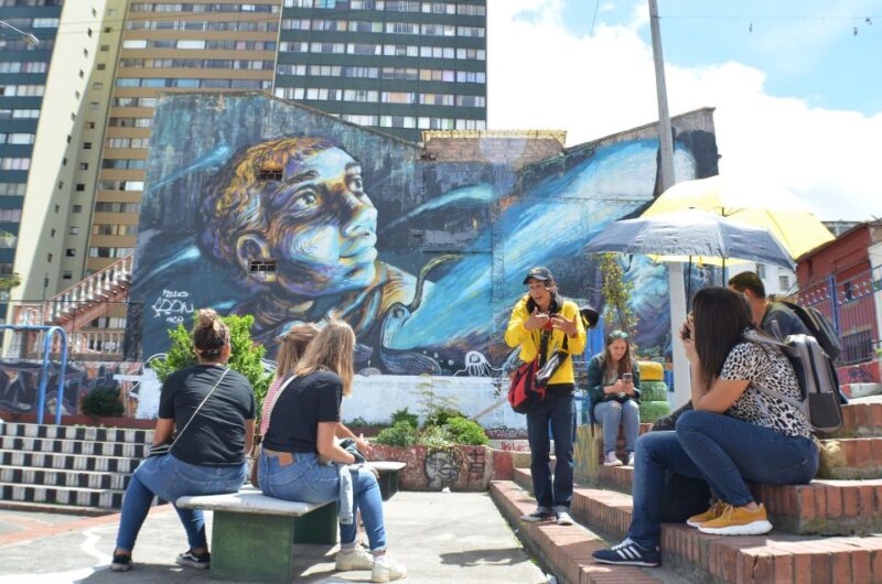 Bogotá: La Candelaria Graffiti & Urban Art Shared Tour - Inclusions and Amenities