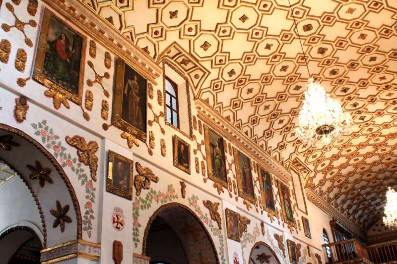 Bogota: La Candelaria Highlights Walking Tour - Exploring La Candelaria