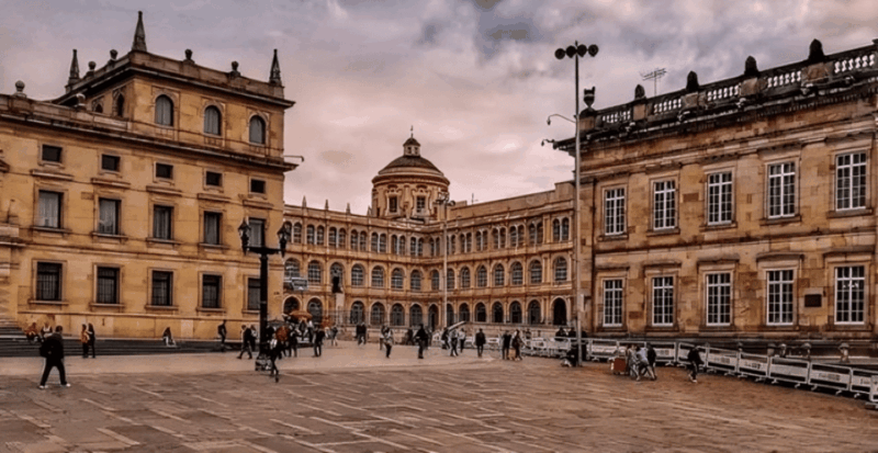 Bogota : Must-See Sites Walking Tour With a Guide - Key Points