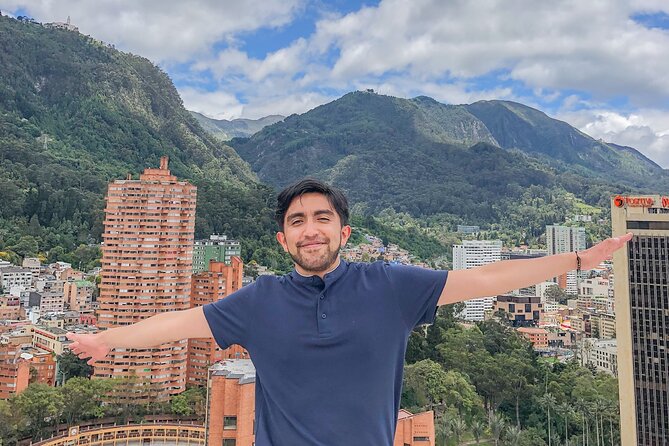Bogota: Panoramic Tour With Sky-High Picnic &Certified Tour Guide - Savoring Colombian Exotic Fruits