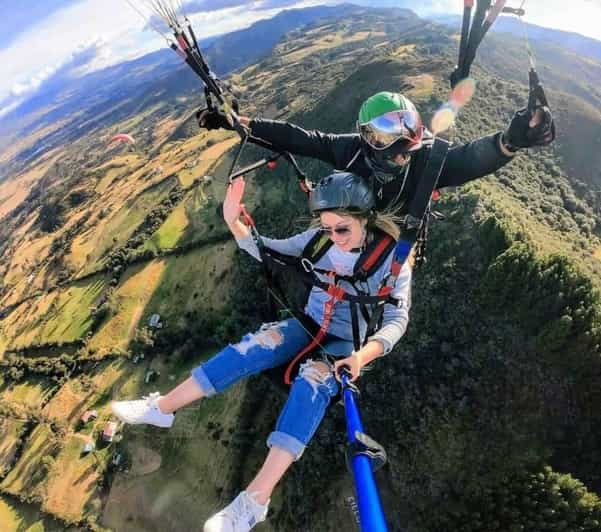 BOGOTA: Paragliding in Guatavita and Delicias at Alpinas Cabin - Key Points