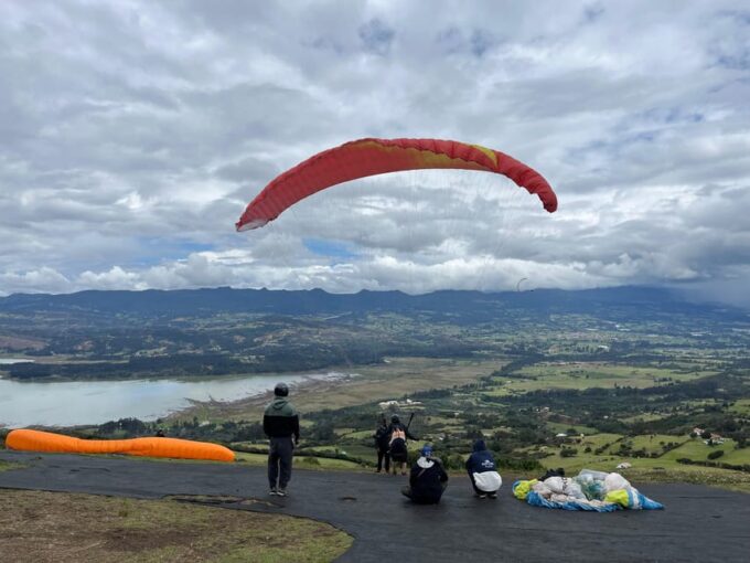 BOGOTA: Paragliding in Guatavita and Delicias at Alpinas Cabin - Inclusions and Essentials