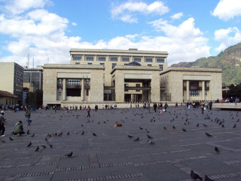 Bogotá: Private Candelaria Walking Tour With Gold Museum - Experience Highlights