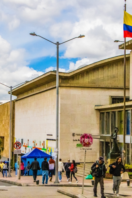 Bogotá: Private Candelaria Walking Tour With Gold Museum - Accessibility and Requirements