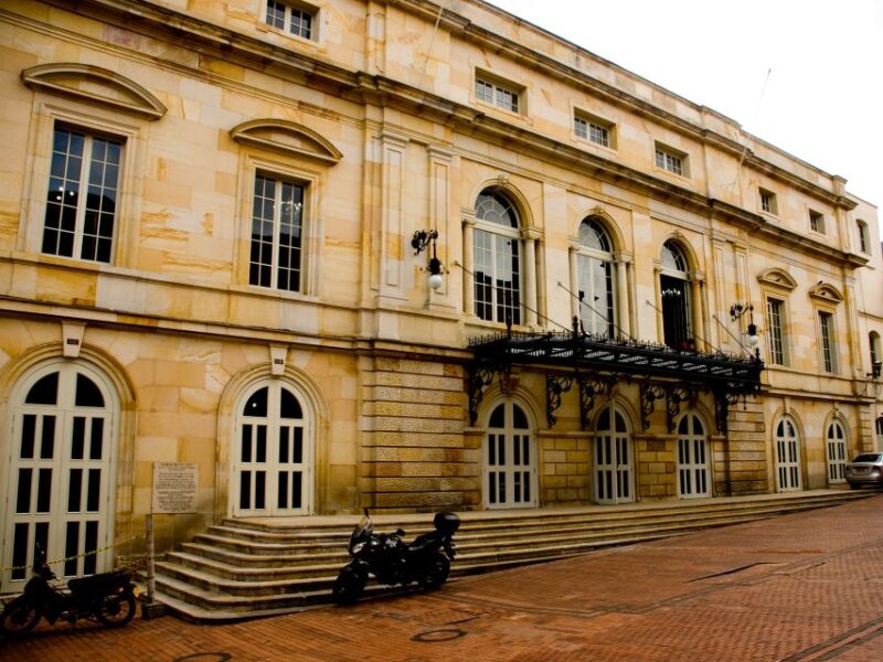 Bogotá: Private Candelaria Walking Tour With Gold Museum - Customer Reviews